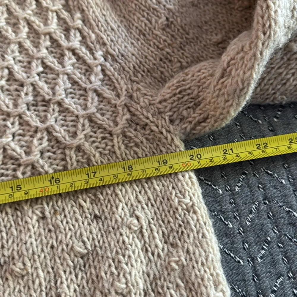 VTG Handknit Wool Cardigan - Picture 10 of 12